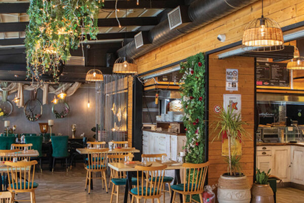 aristofanis-psitopoleio-glufada1